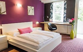 College Garden Hotel